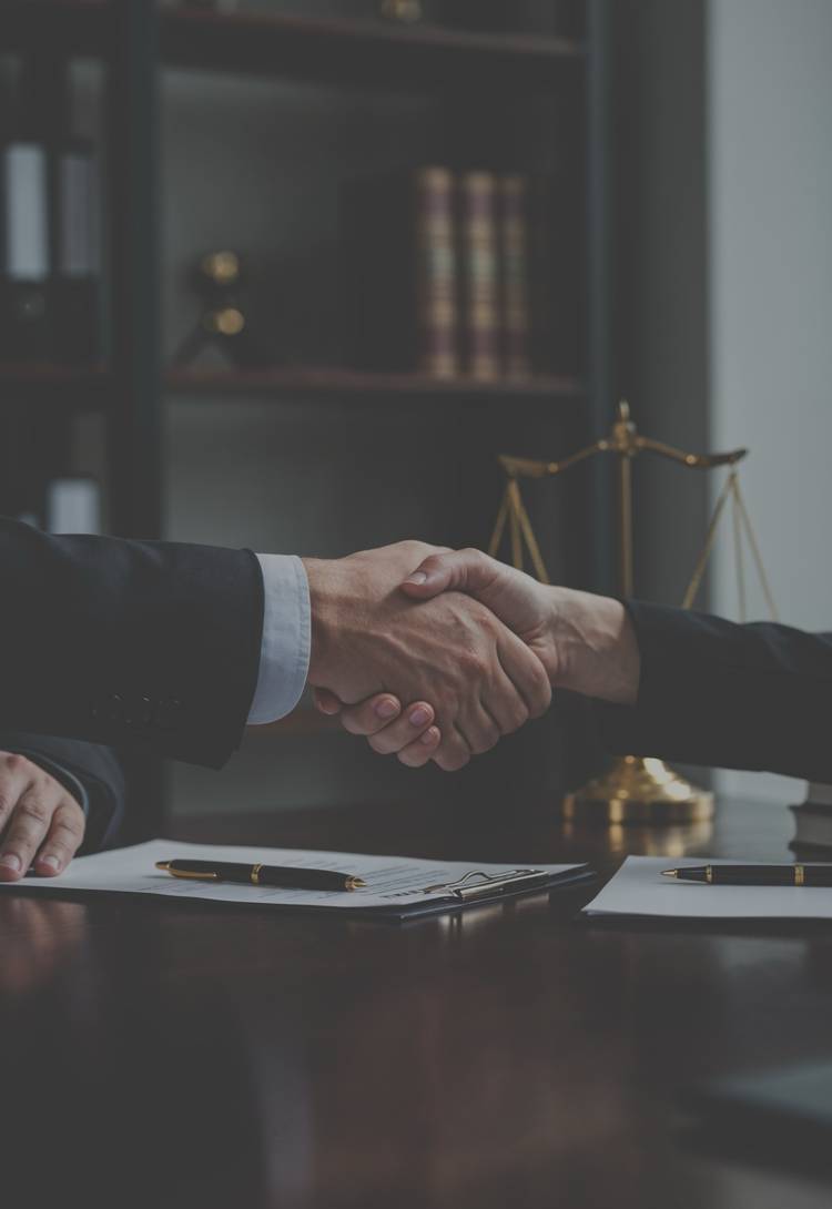 Acuerdo profesional entre abogado y cliente